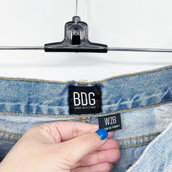 UO BDG Distressed Cheeky Cut Off Shorts Light‎ Wash Sz 28 Raw Hem Denim Mid Rise - Picture 2 of 8